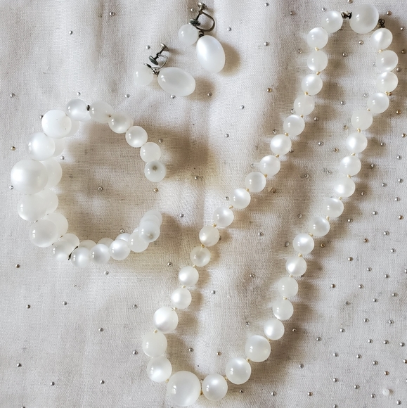 1950s White  Moon glow 3 pc set - Picture 2 of 7
